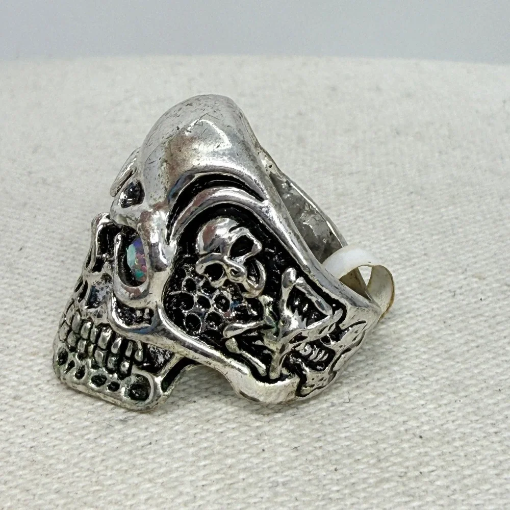 Skull Ring‎ with Aurora Borealis Rhinestone Eyes Gothic Biker Size 9 Silver Tone